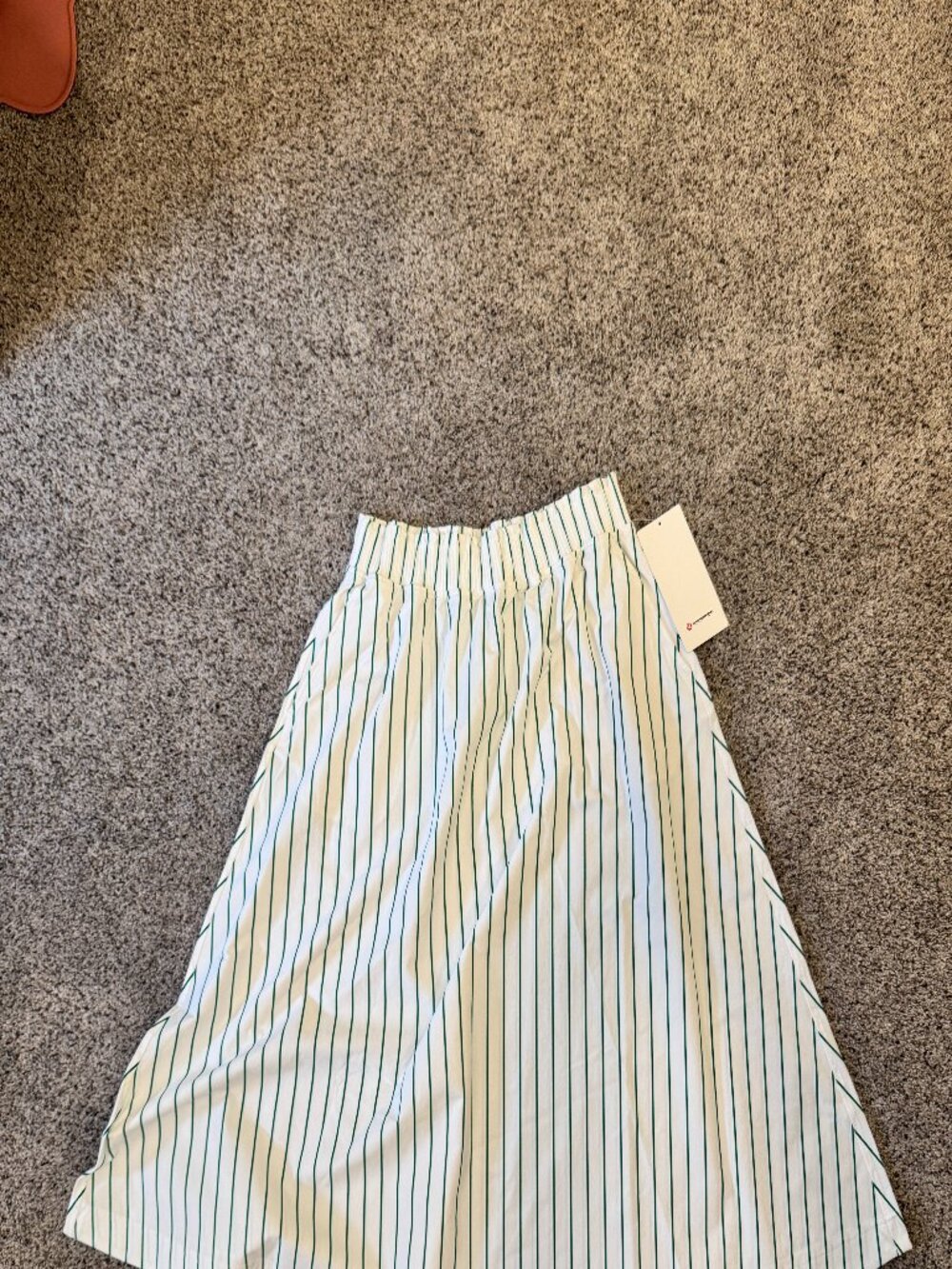 Lululemon NWT Stretch Woven Ruffle-Waist Midi Skirt Green Stripe Medium